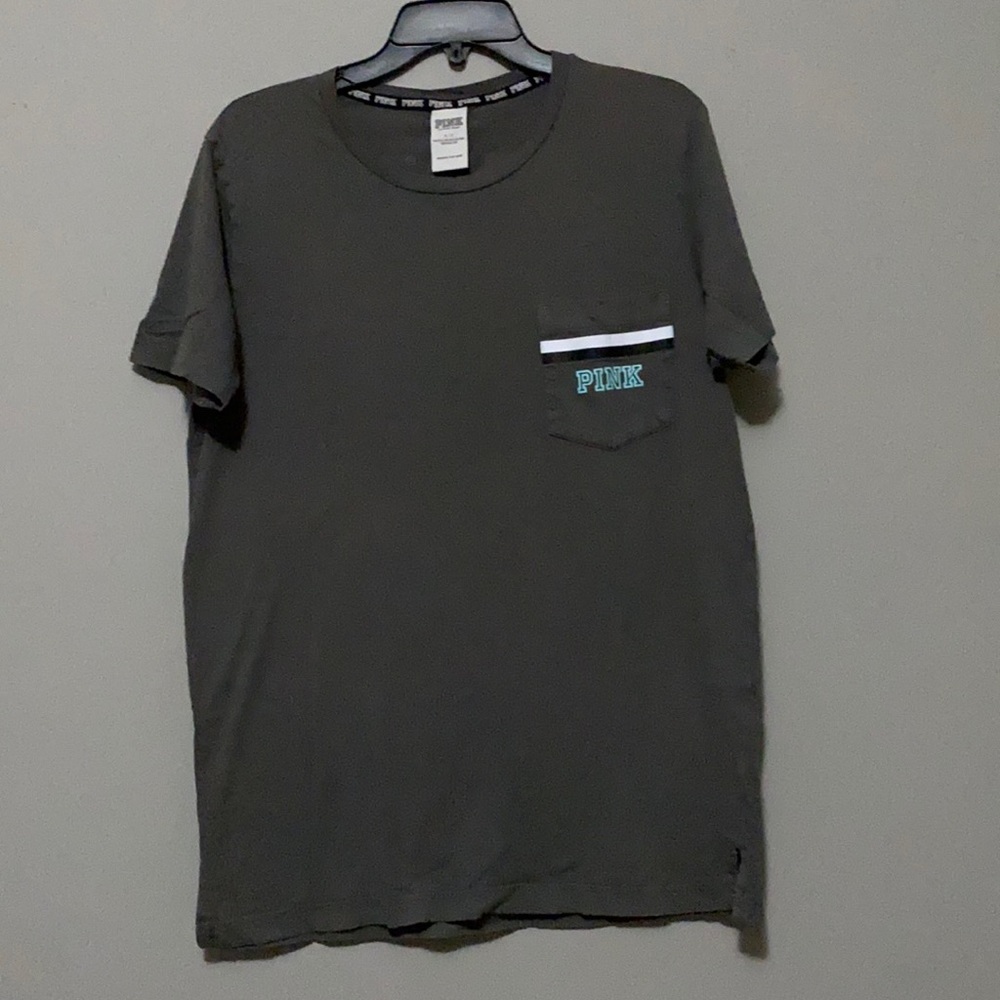 vs pink t-shirt